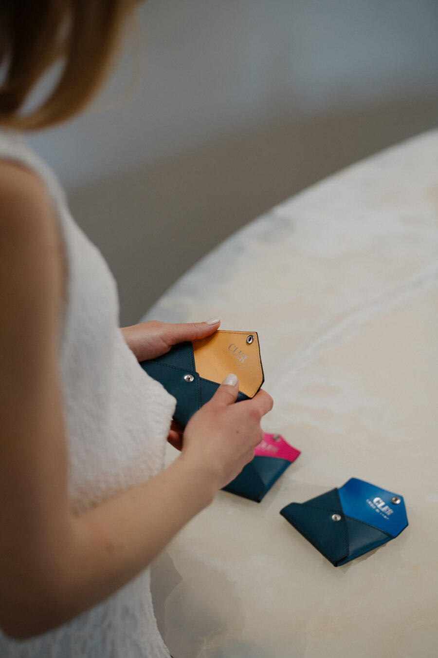 Mini Wallet in Pelle Bicolore Petrolio e Albicocca - immagine 7
