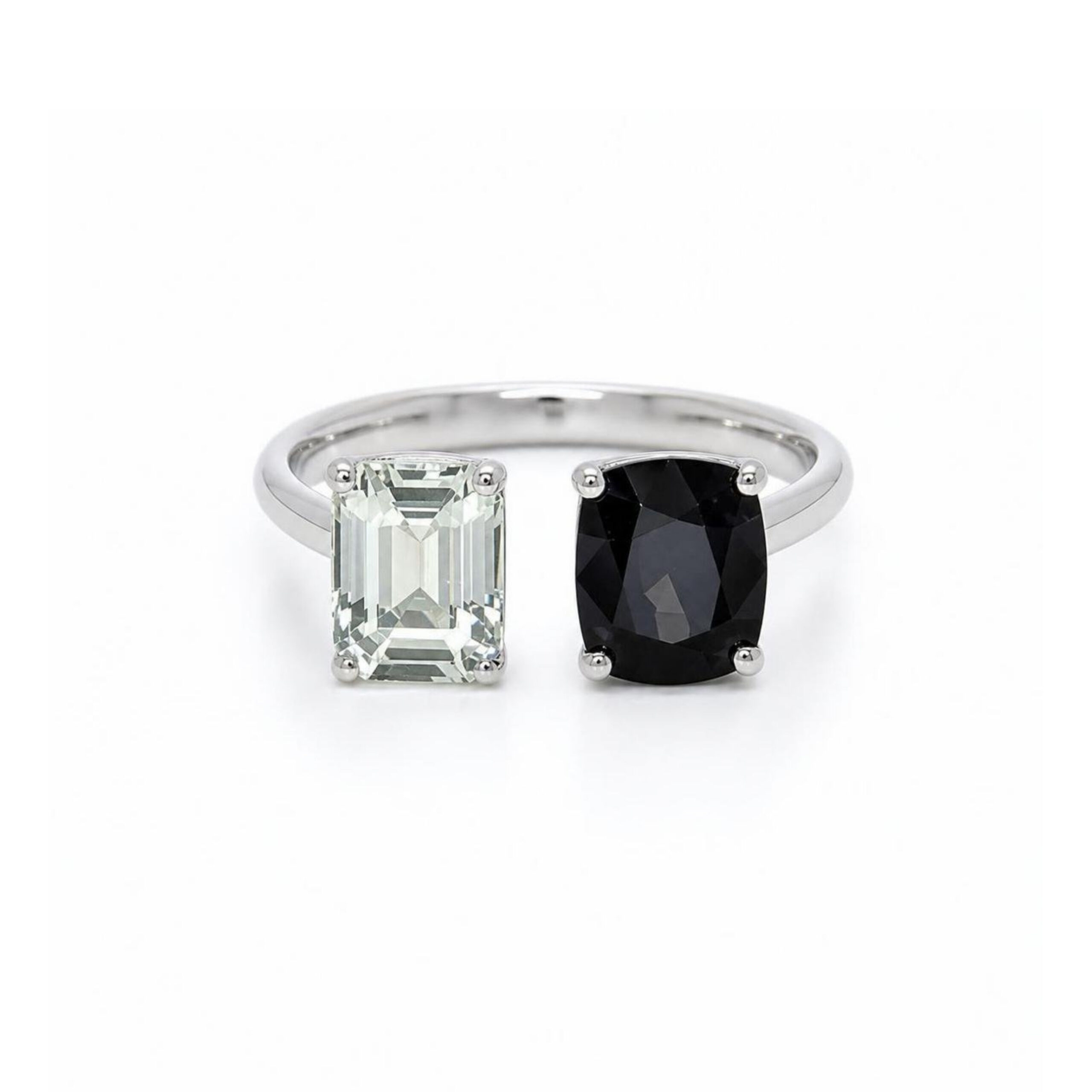 Anello in Oro Bianco 18k con Spinello 2,53 ct e Berillo 1,35 ct