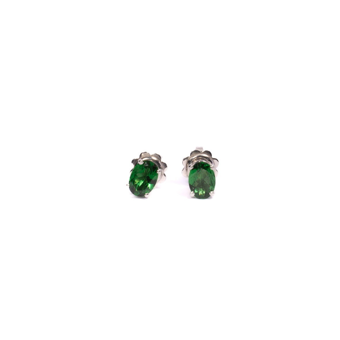 Orecchino a lobo in oro bianco 9k con Tsavorite 1.25ct