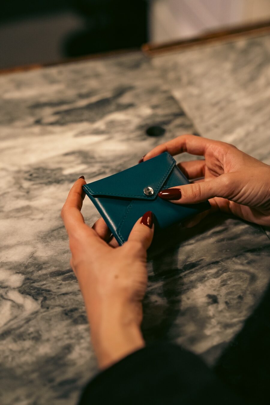 Mini Wallet in Pelle Bicolore Petrolio e Fucsia - immagine 6
