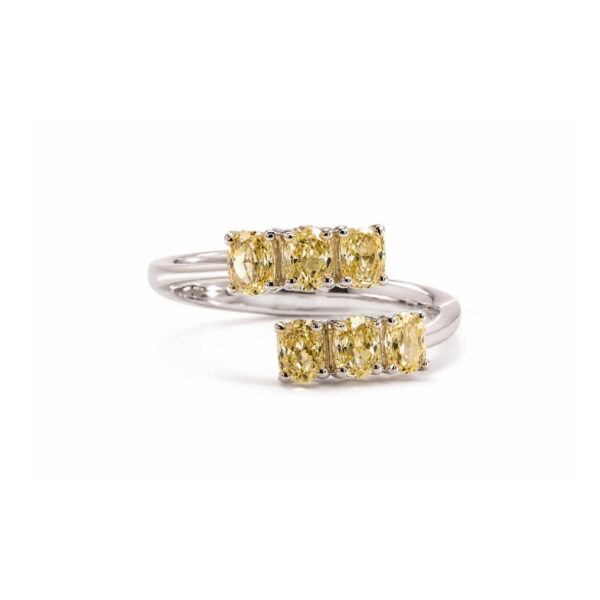 Anello in Oro Bianco 18k con Diamanti Fancy 1,66ct