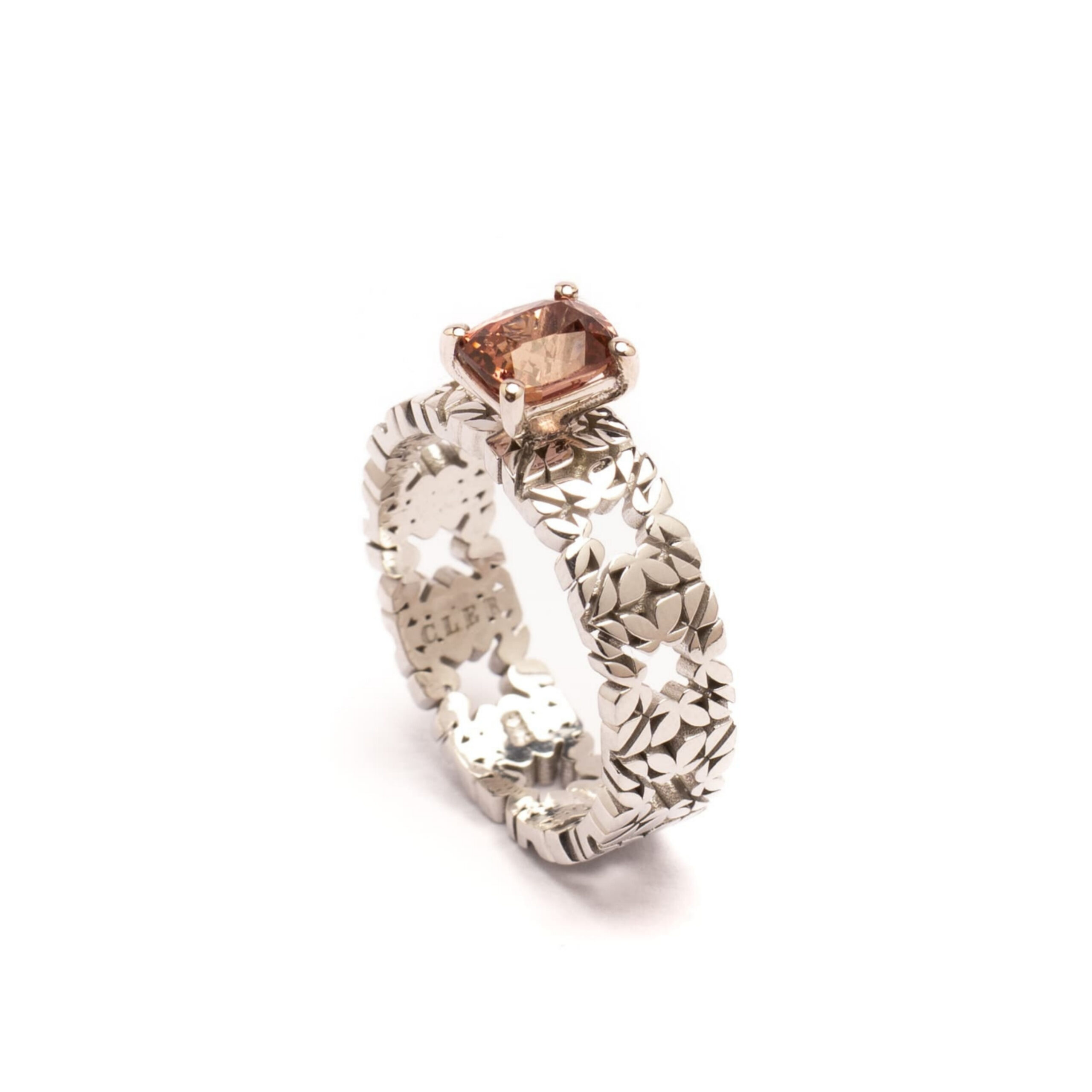 Fede Monogram Cler in Oro Bianco 9k con Spinello 1,05ct - immagine 2