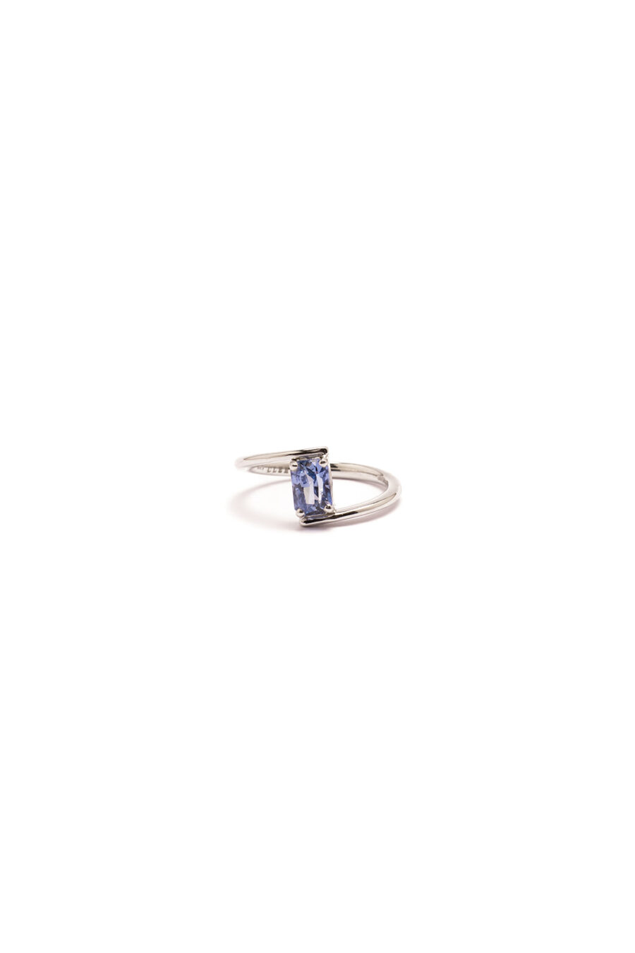 Anello Eterna in Oro Bianco 9k con Zaffiro 1,7ct