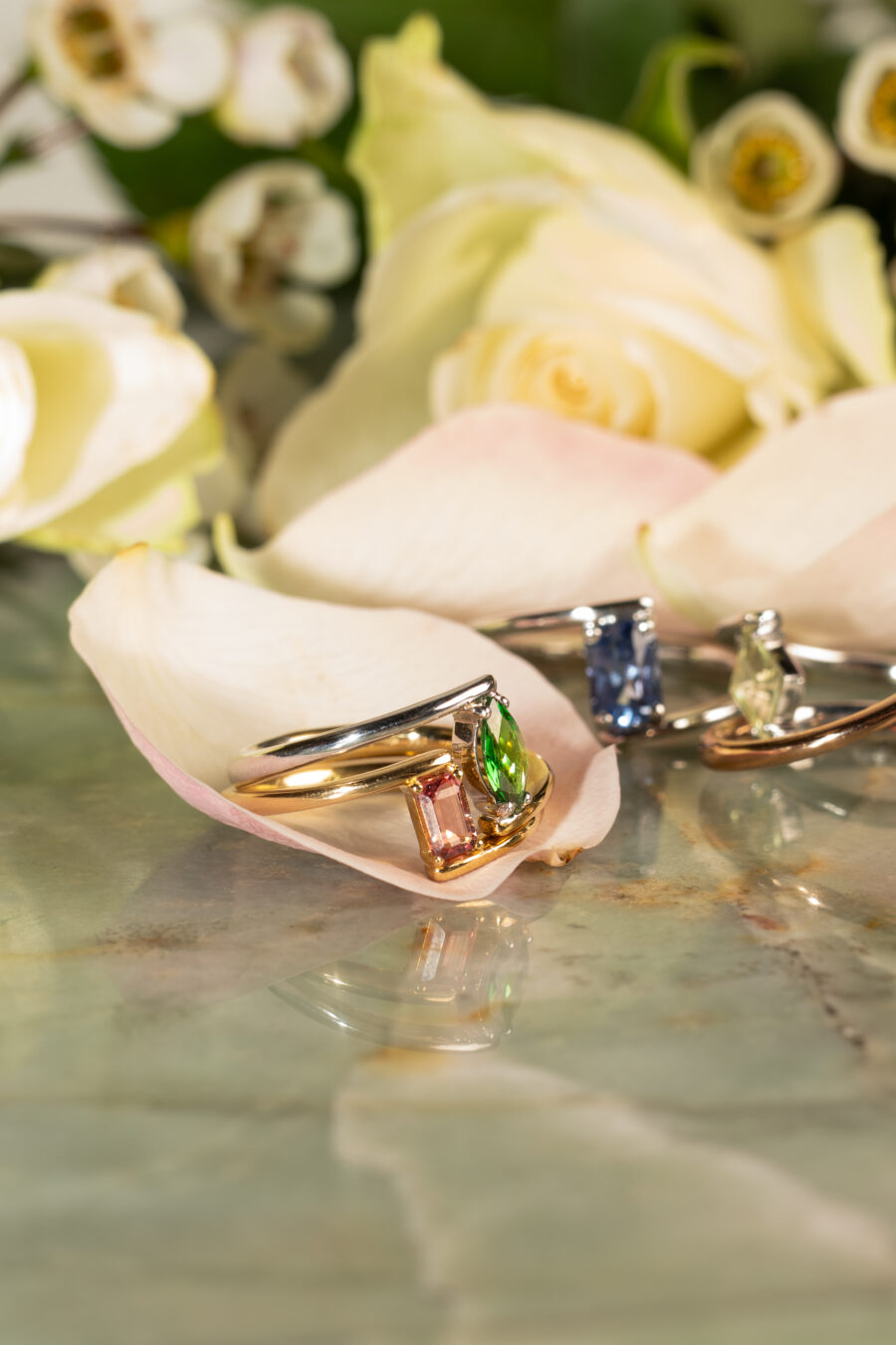 Anello Eterna in Oro Bianco e Oro Giallo 9k con Tsavorite 0,46ct - immagine 8