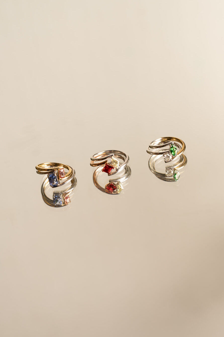 Anello Eterna in Oro Bianco e Oro Giallo 9k con Tsavorite 0,46ct - immagine 6