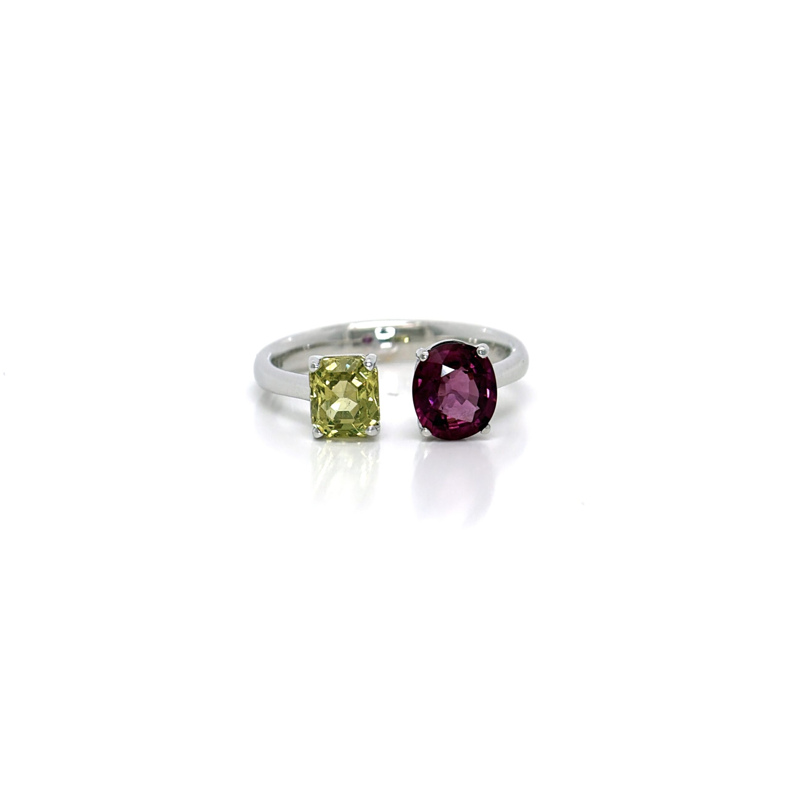 Anello in Oro Bianco 18k con Crisoberillo 1,3 ct e Rodolite 1,15 ct