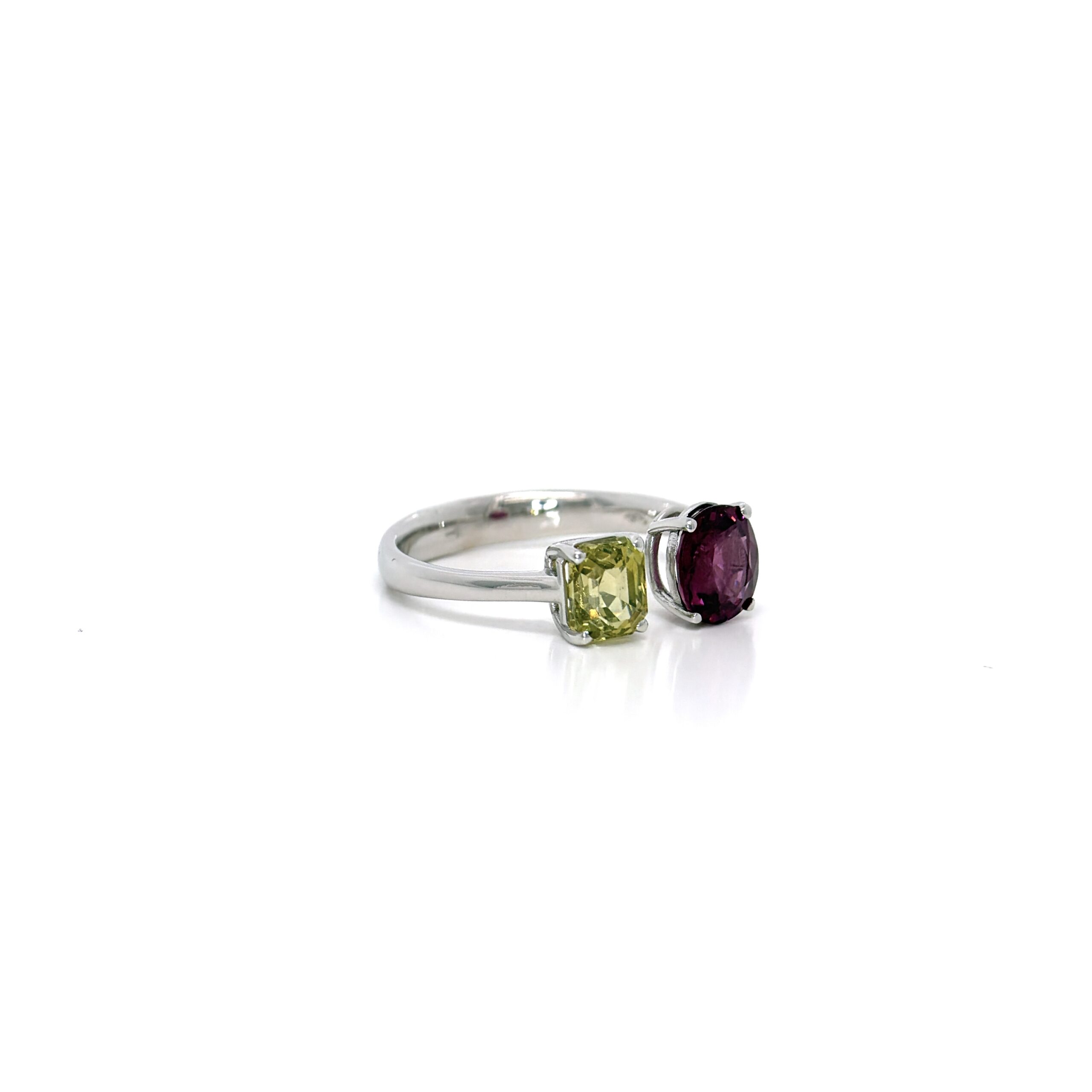Anello in Oro Bianco 18k con Crisoberillo 1,3 ct e Rodolite 1,15 ct - immagine 2
