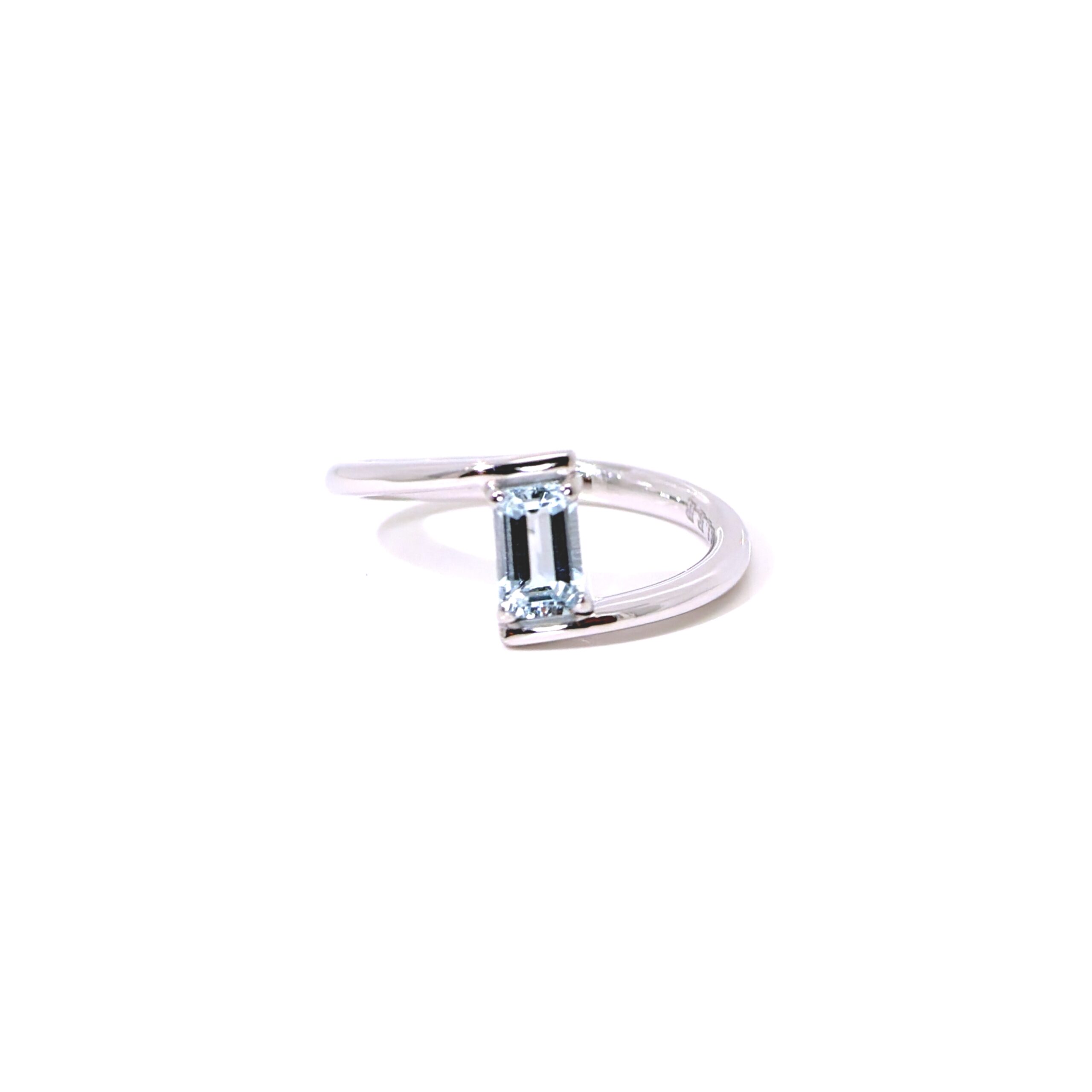 Anello Eterna in Oro Bianco 9k con Acquamarina 0,49ct