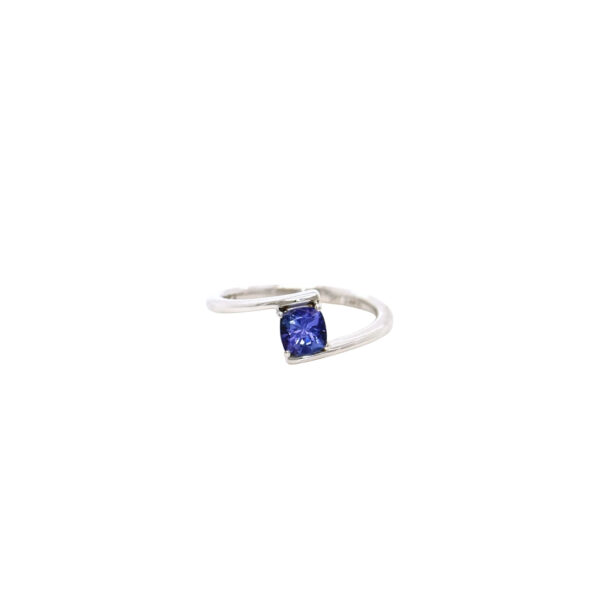 Anello Eterna in Oro Bianco 9k con Tanzanite 0,6ct