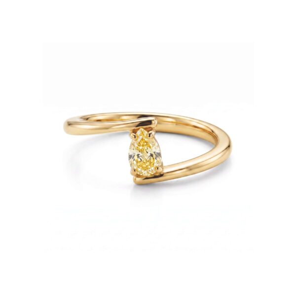 Anello Eterna in Oro Giallo 18k con Diamante Fancy 0,33ct