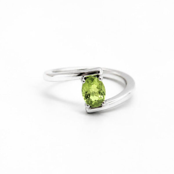 Anello Eterna in Oro Bianco 9k con Peridoto 1,04ct