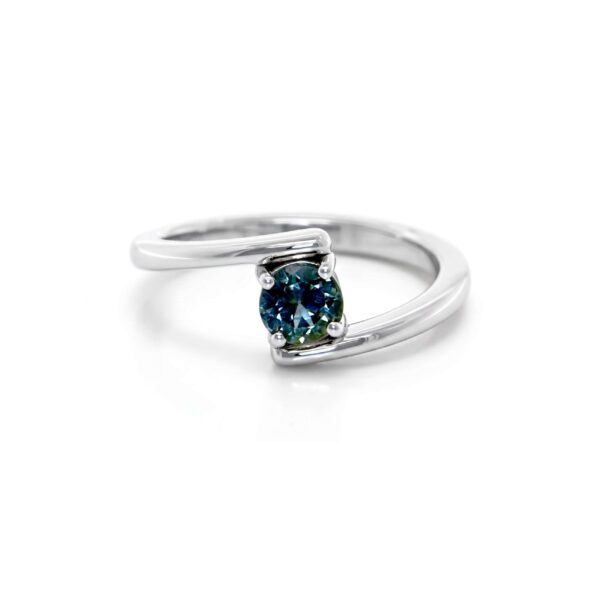 Anello Eterna in Oro Bianco 9k con Zaffiro 0,58ct