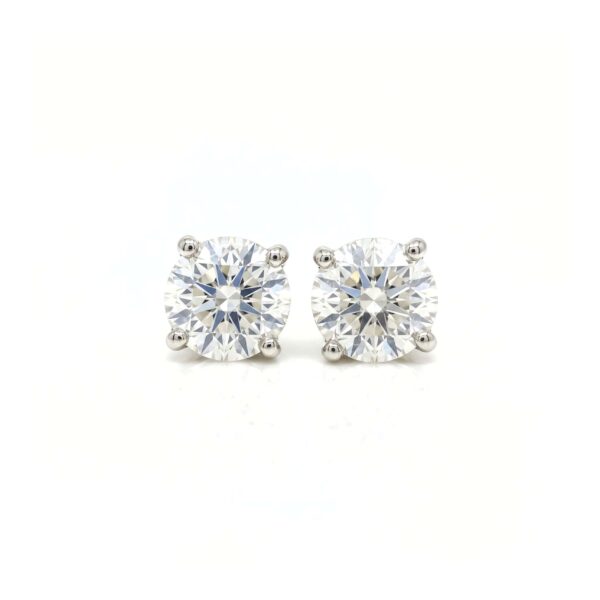 Orecchino a lobo in Platino con Diamanti 1ct I color